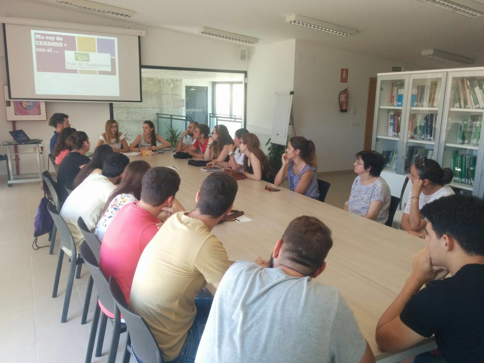 24 J�venes del Valle del Guadalhorce, rumbo a Francia y a Ruman�a.